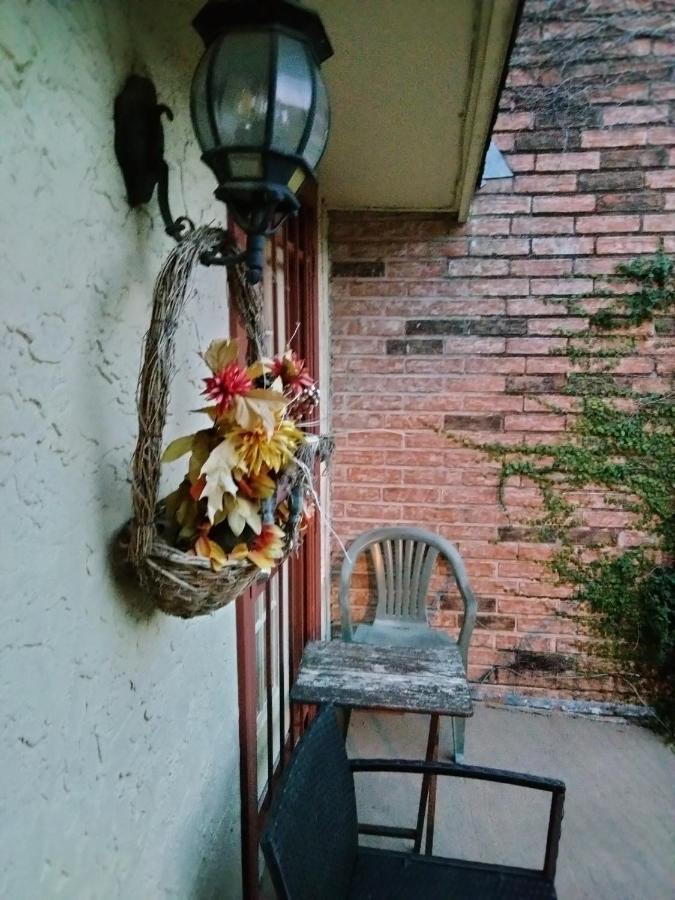 The Art Abbey Bed & Breakfast Houston Extérieur photo